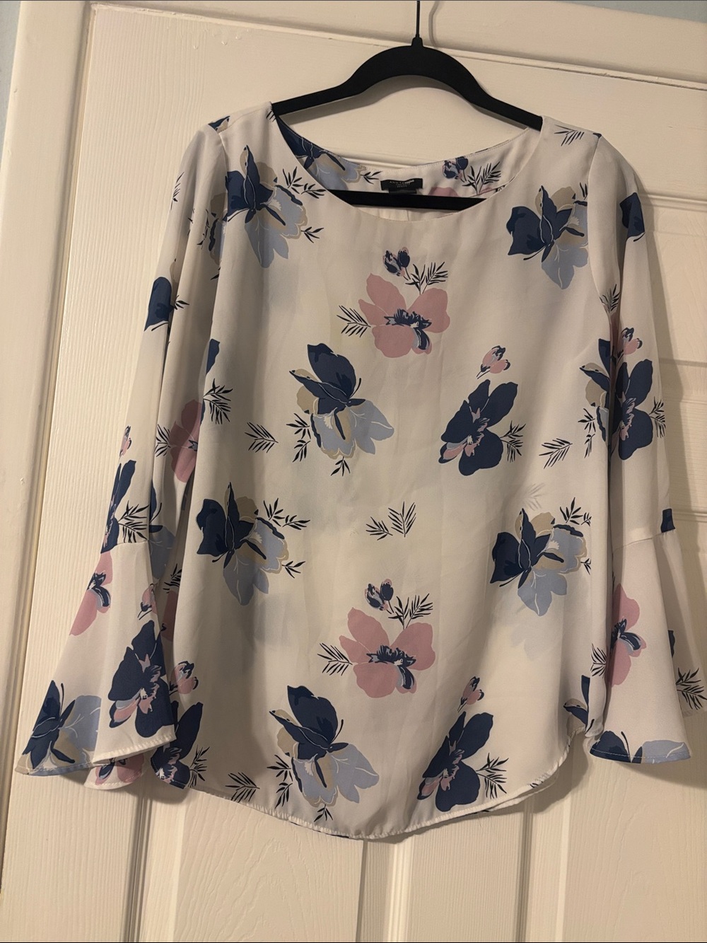 Ann Taylor White Floral Scoop-Neck Blouse with Blue & Pink Blooms